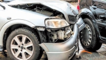 Daños materiales en choque de autos
