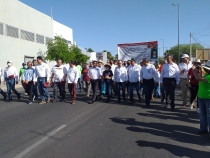     DURANTE DESFILE DEL DÍA INTERNACIONAL DEL TRABAJO  Plantean trabajadores demandas