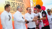 El gobernador Alfonso Durazo Destaca beneficios de la Gran Carrera del Desierto