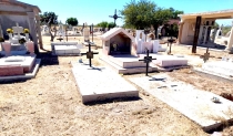 EN POBLADO MORELOS Y MAYTORENA  Listos panteones para Día de Muertos