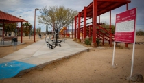 En la comunidad seri de El Desemboque Sedesson entrega parque rehabilitado