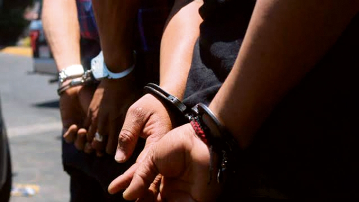 Arrestan a dos infractores