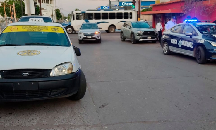 Se registra choque de vehículos