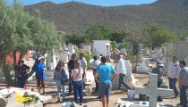 POR DÍA DE MUERTOS  Lució lleno el panteón