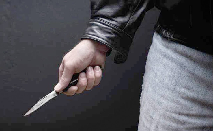 Buscan a individuo que portaba un arma blanca