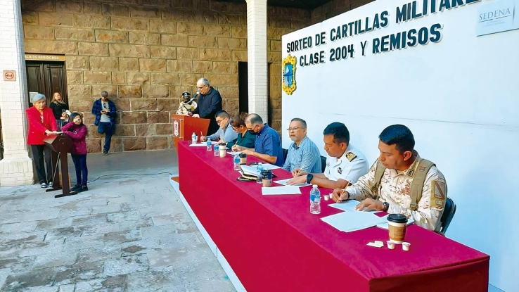 Realizan sorteo de cartillas militares clase 2004 y remisos