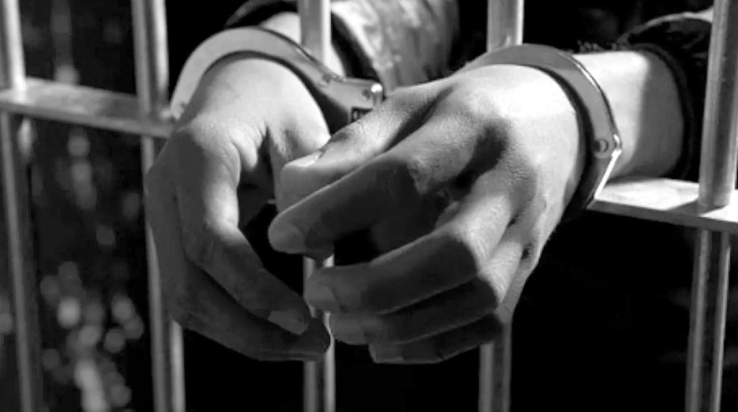POR OCASIONAR DAÑOS EN DOMICILIO  Detienen a “El Lolo”