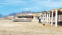 Alistan playa del Cochórit