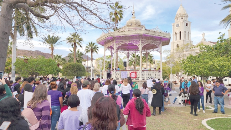 Piden feministas paz y respeto