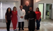 Reabren dispensario franciscano