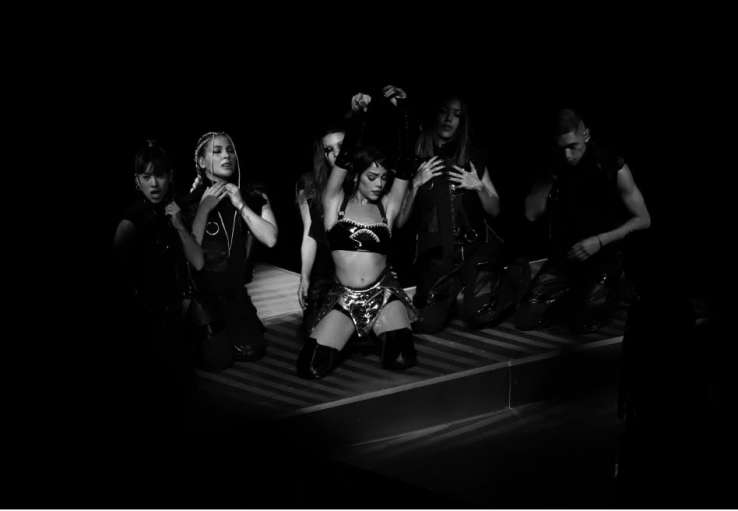 Danna Paola envía poderosos &#039;statements&#039;, graba videoclip y triunfa en CDMX