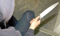 Con cuchillo amenazaba a las personas