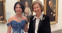Ángela Aguilar rompe el protocolo en evento de la Reina Sofía