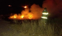 Sofocan incendio forestal en Loma Linda