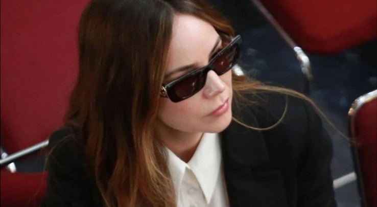 Camila Sodi se pronuncia tras la muerte del papá de su ex pareja Diego Luna
