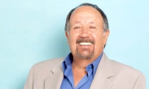 El comediante conocido por sus chistes colorados
