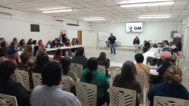Imparten Plática Sobre Pensiones