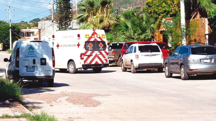 EBRIO CONDUCTOR  Impacta su vehículo contra barda