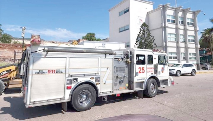 AL SUR DE GUAYMAS  Sofocan incendio forestal