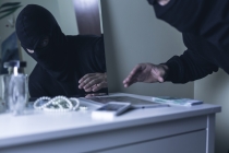 Roban en vivienda de la colonia Centro
